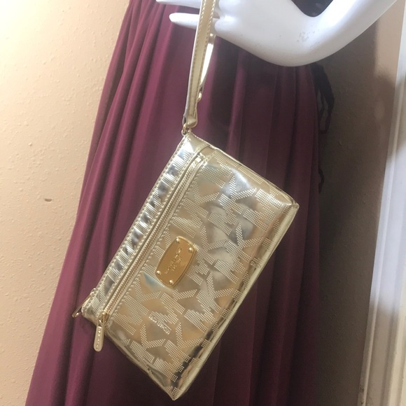 Michael corks Wallets. - Picture 2 of 8